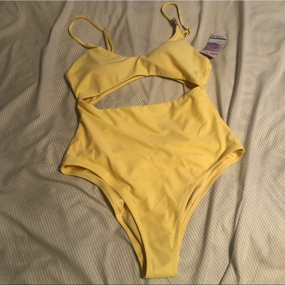 New Forever 21 Cut Out One-Piece Bathing Suit